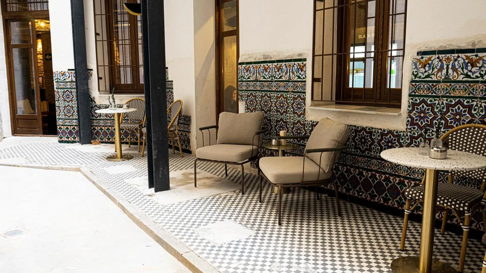 Black Swan Hostel Granada